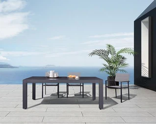 Ulkokalusteen suorakaidepöytä