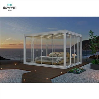 Suuri puutarha Pergola katolla