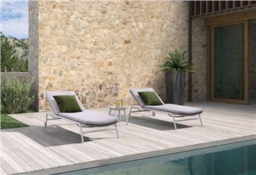 Villa Courtyard -tuolit ja -tuolit